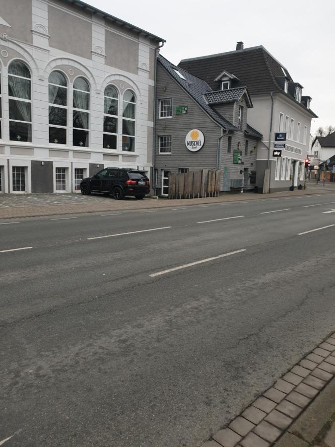 Victory Guesthouse - Handwerker Pension Bielefeld Exteriör bild