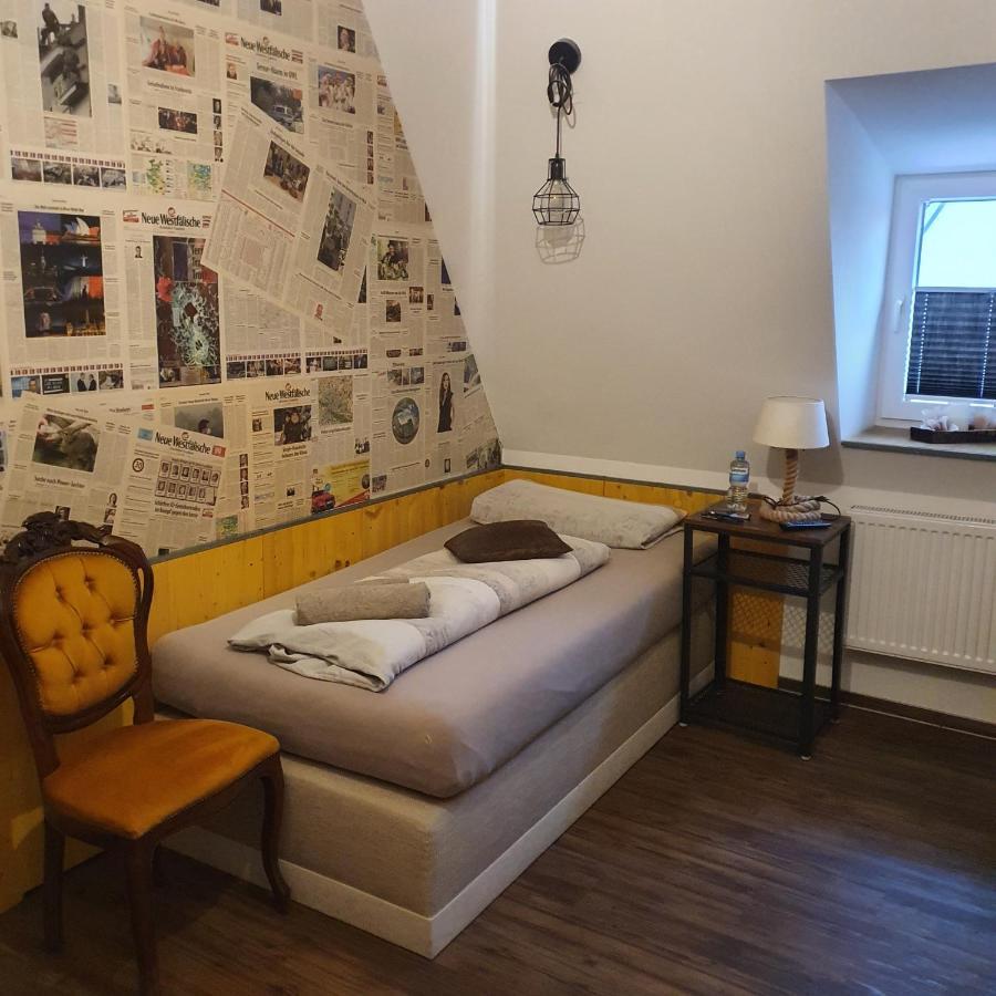 Victory Guesthouse - Handwerker Pension Bielefeld Exteriör bild
