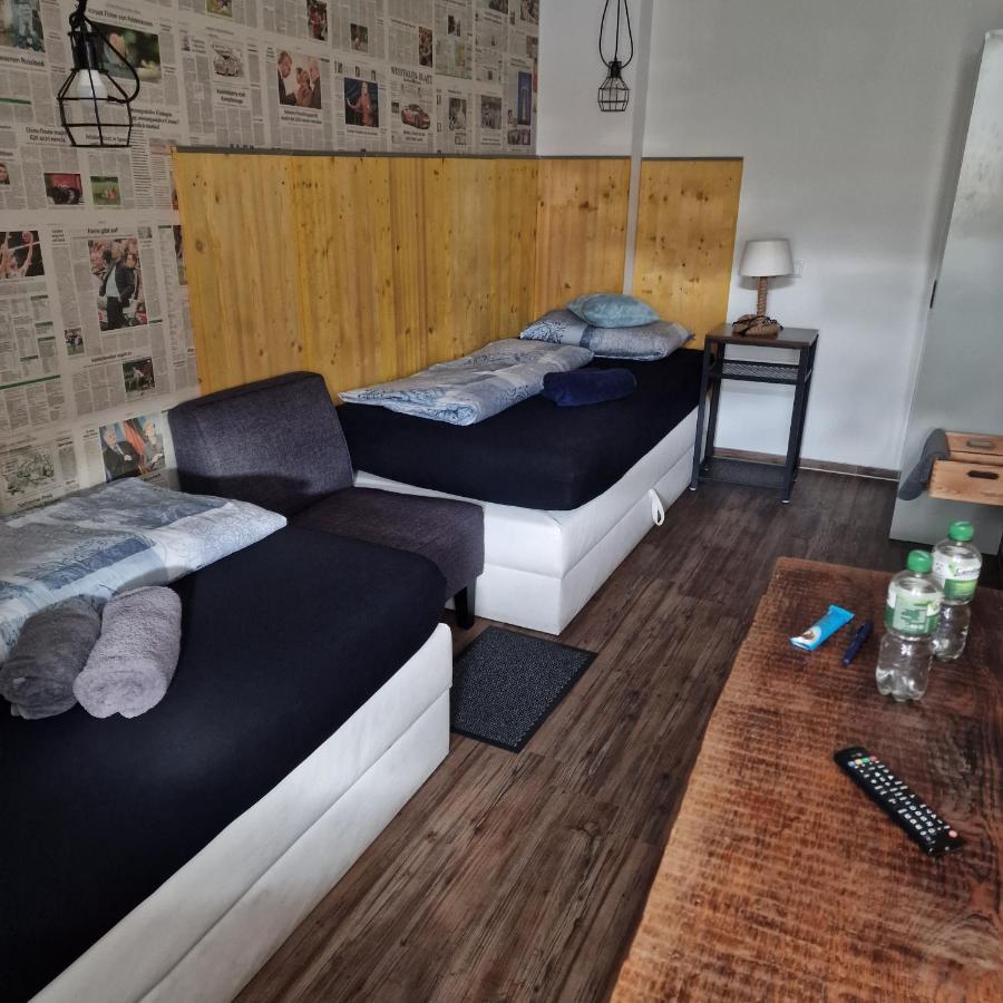 Victory Guesthouse - Handwerker Pension Bielefeld Exteriör bild