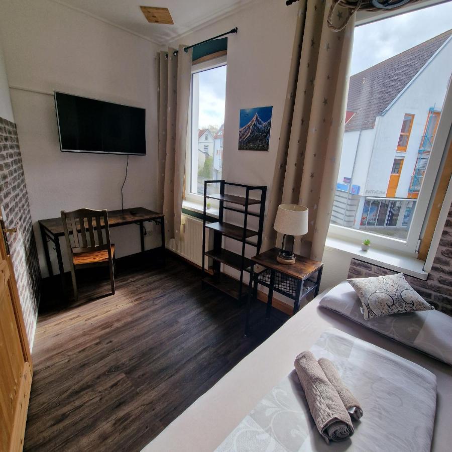 Victory Guesthouse - Handwerker Pension Bielefeld Exteriör bild