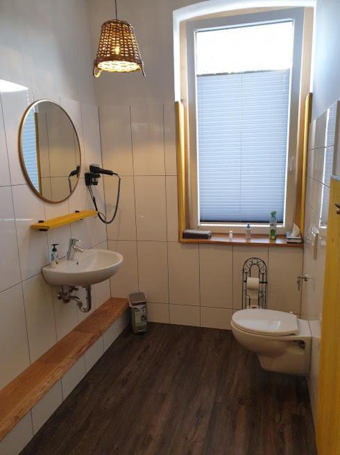 Victory Guesthouse - Handwerker Pension Bielefeld Exteriör bild